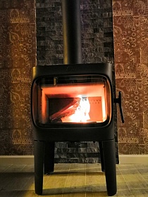 Монтаж чугунной печи Jotul F305 R LL BP с дымоходом Schiedel Permeter